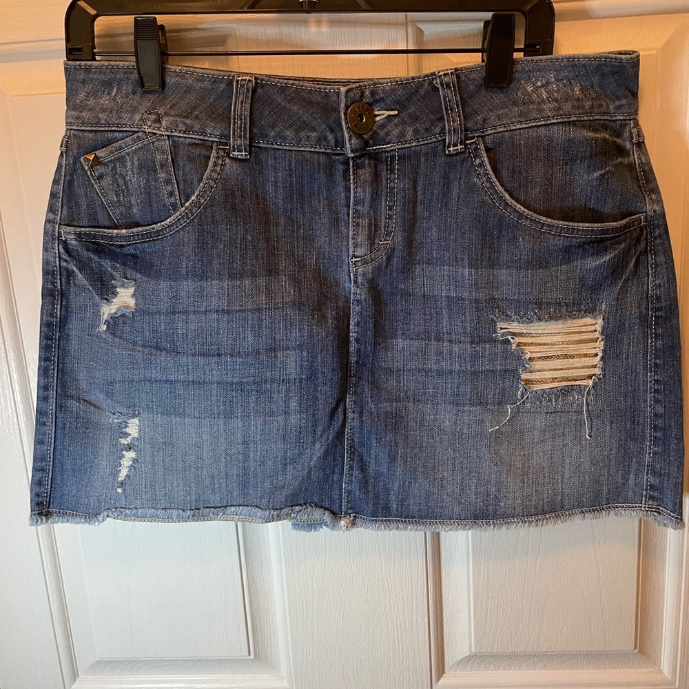 Elle Mini skirt size 8